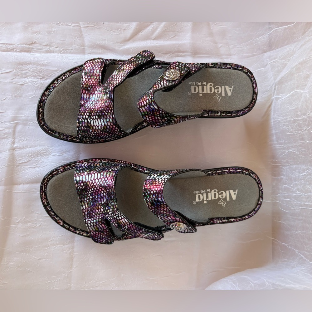 Alegria by PG Lite Women’s Loti Funtastic Leather Wedge Sandal-Size: 7.5 - Picture 4 of 7